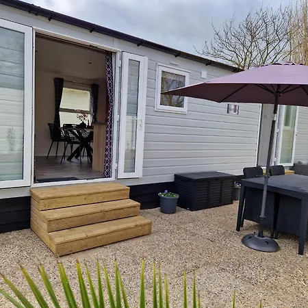 Cozy With Spacious Garden On A *